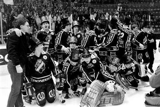 Bläddra bland fler bilder av Ishockey, SM-final 1984, AIK - Djurgården