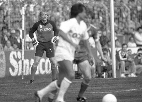 Fotboll, Ronnie Hellström i sin sista match för
