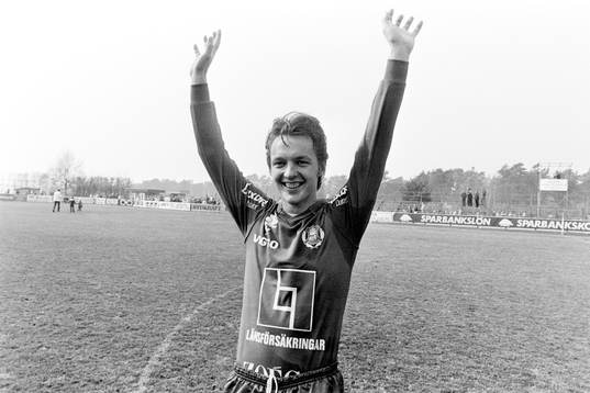Helsingborgs målskytt Cyril Finnberg jublar