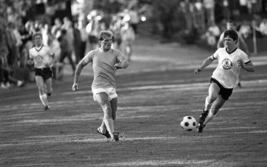 Brottning, Fotboll, Brottningslandslaget -