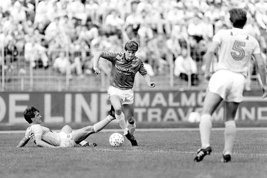 Kamp om bollen