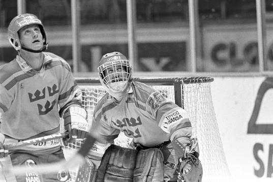 Anders Eldebrink och Peter Lindmark, målvakt, Sverige