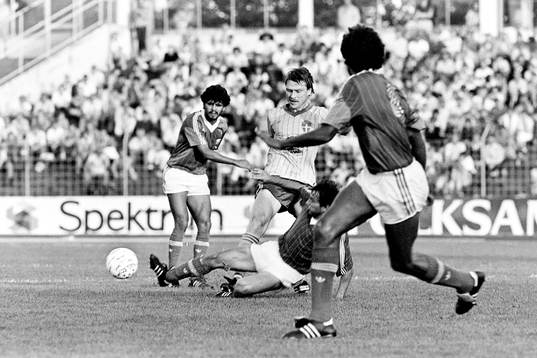 Sven Dahlkvist, Sverige stoppas