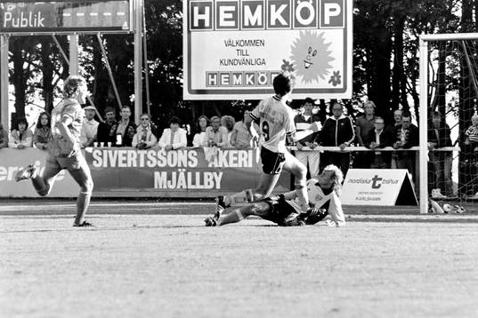 Lennart Johansson, Mjällby fri med malmös målvakt