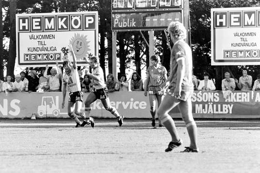 Lennart Johansson och Bosse Andersson, Mjällby jublar