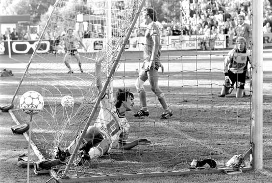 Lennart Johansson, Mjällby med bollen i mål