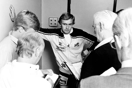 Mjällbys succetränare Göran Bogren sparkas och möter