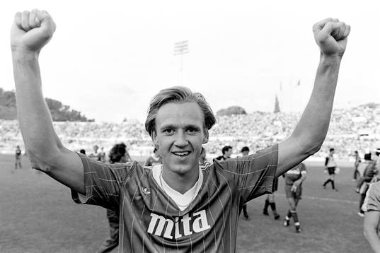 Dan Corneliusson, Como, jublar