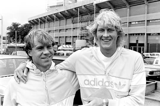 Hasse Holmqvist och Håkan Sandberg, Sverige