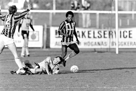 Gais Samir Bakaou fäller Flemming Pehrson, Mjällby