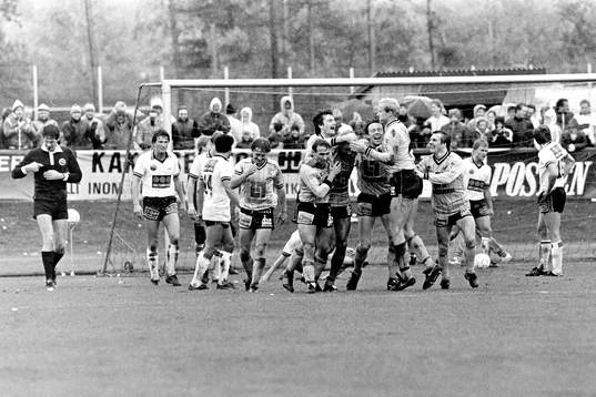Bläddra bland fler bilder av Fotboll, Kval till Allsvenskan, Mjällby - Örebro, 1-0