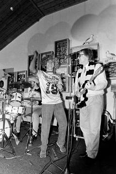 Flemming Pehrson jublar på festen