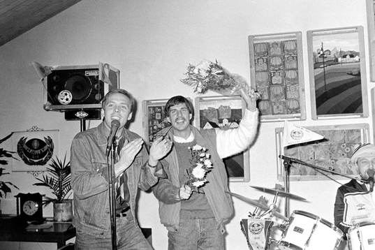 Peter Stridfeldt och Lennart Johansson jublar på festen