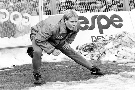 Lasse Larsson värmer upp