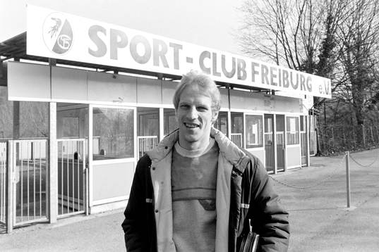 Benny Wendt utanför arenan