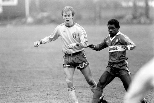 Jonas Thern, Sverige