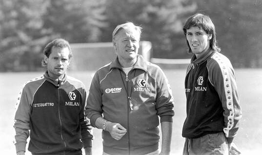 Milans manager Nils Liedholm with english players Ray