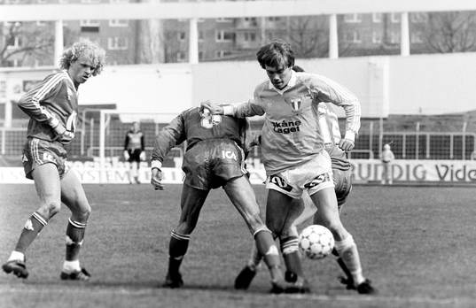Malmös Per Olsson med bollen