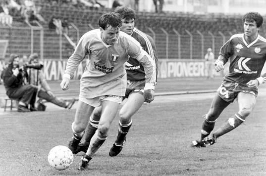 Malmös Ingemar Erlandsson med bollen