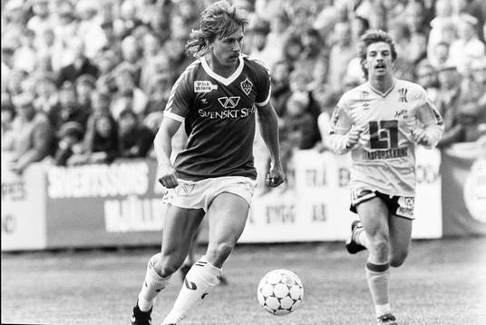 Tomas Hultgren, Brage med bollen