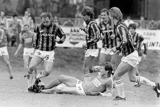 Kamp om bollen