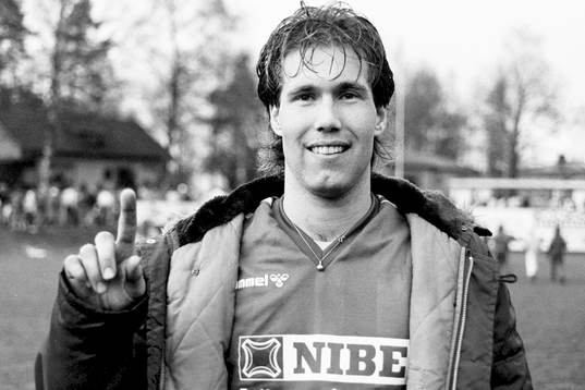 Markaryds målskytt Håkan Davidsson jublar