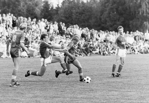 Bläddra bland fler bilder av Fotboll, Bjärnum - Malmö FF