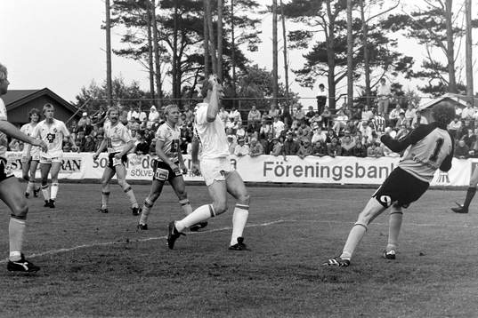 Sven Dahlkvist gör 0-1 för AIK