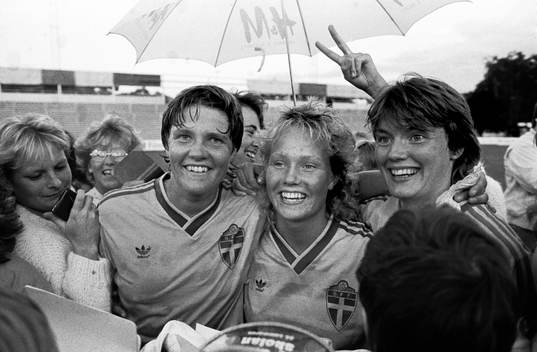 Pia Sundhage, Gunilla Axén och Lena Videkull