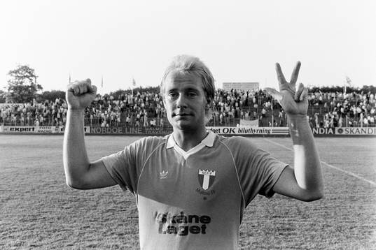 Malmös matchhjälte och tremålsskytt Mats Magnusson jublar