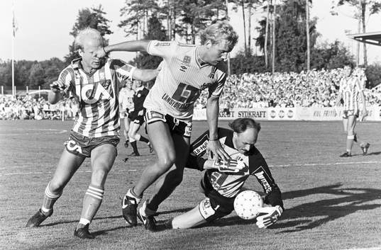 Bläddra bland fler bilder av Fotboll, Allsvenskan, Mjällby - IFK Göteborg, 2-0