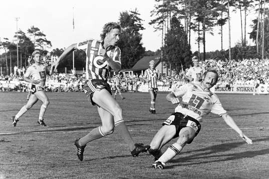 Johnny Ekström, Göteborg i skottagen och mjällbys
