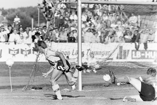 Bo Andersson, Mjällby fri med göteborgs målvakt Thomas