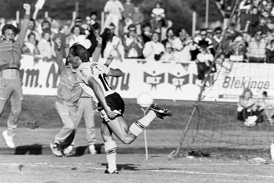 Bo Andersson, Mjällby fri med göteborgs målvakt Thomas