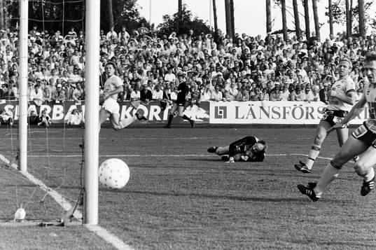 Caspar Pauckstadt, Malmö fri med mjällbys målvakt Bengt