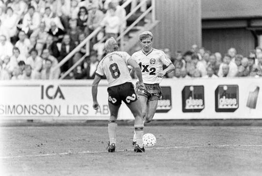 Billy Ohlsson, Hammarby utmanas av mjällbys Sven-Beril