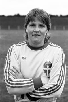 Pia Sundhage, Sverige