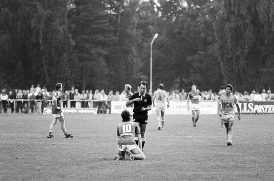 Håkan Davidsson, Markaryd på knä framför domare Stefan