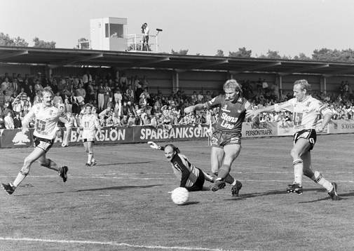 Jan Hellström, Örgryte fri med mjällbys målvakt Bengt