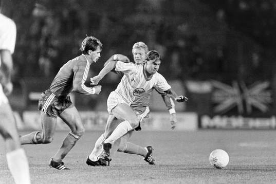 Hans Holmqvist, Fortuna Düsseldorf med bollen