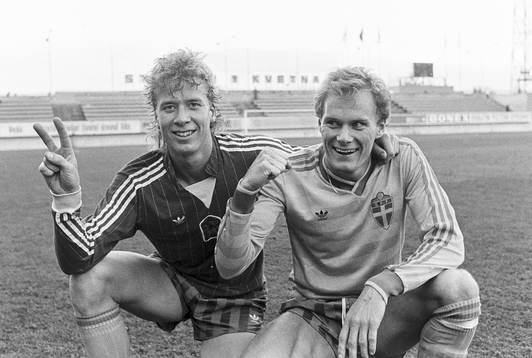 Sveriges målskyttar Johnny Ekström och Björn Nilsson