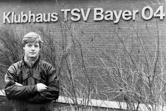 Stefan Schwarz utanför klubben