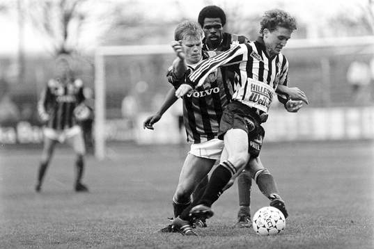 Bläddra bland fler bilder av Fotboll, Div 2 Södra, Landskrona - Gais, 0-1