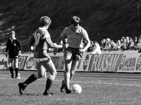 Pia Sundhage med bollen
