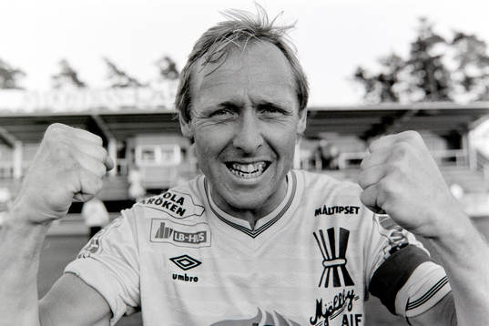 Mjällbys Sven-Bertil Andersson jublar