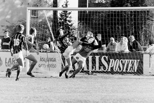 Mikael Robertsson, Gais framför Mikael Göransson,