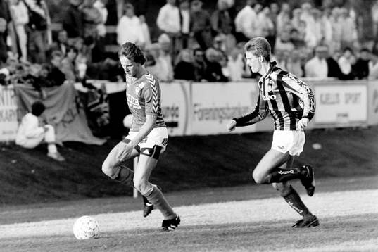 Mikael Ragvald. Markaryd med bollen