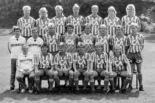 Göteborgs spelartrupp. Bakre raden fr. v Michael