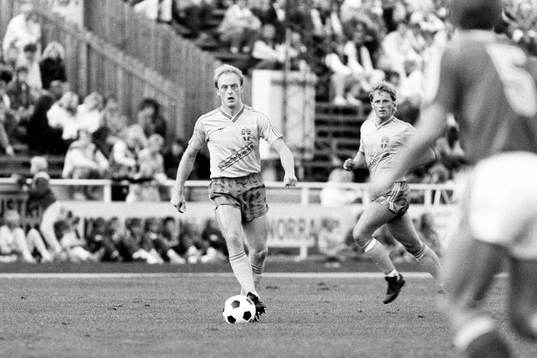 Gunnar Samuelsson, Sverige med bollen