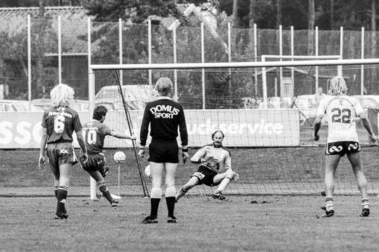 Billy Lansdowne, Kalmar gör 0-2 på Bengt Svensson,